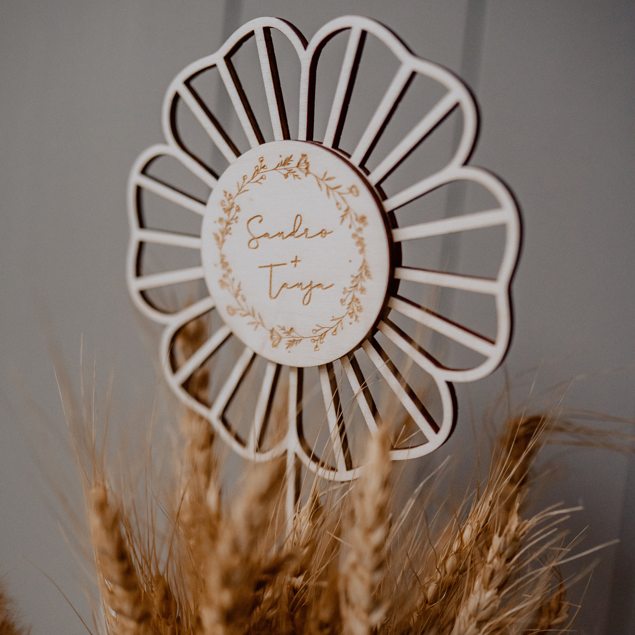 Holzblume, die nicht verwelkt - langlebiger Blumenschmuck / Cake Topper