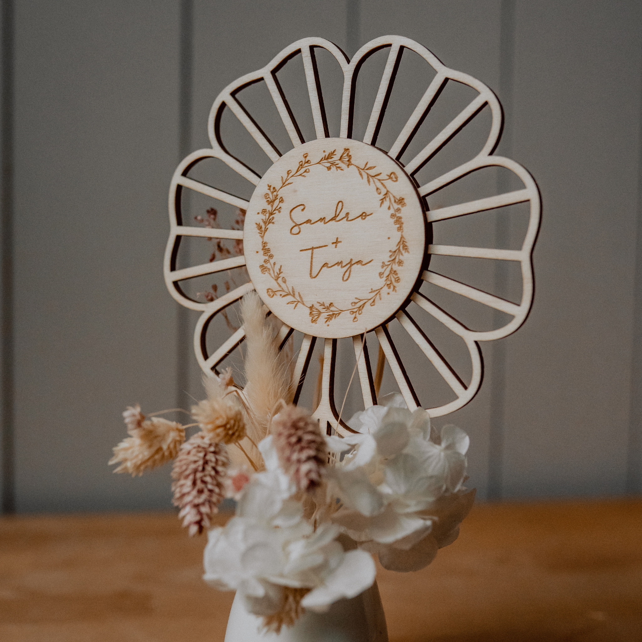 Holzblume, die nicht verwelkt - langlebiger Blumenschmuck / Cake Topper