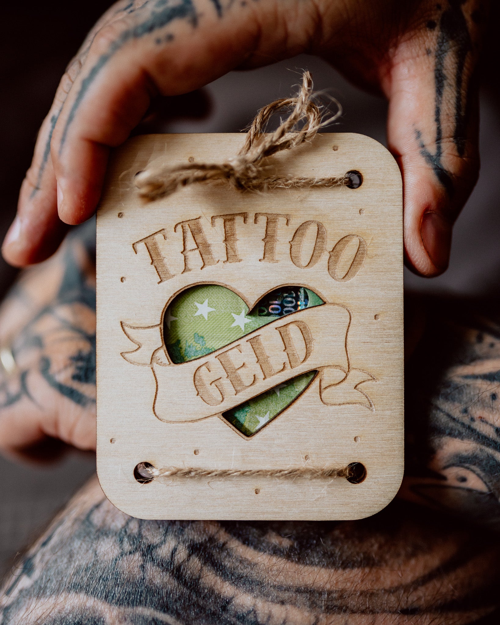 Geldgeschenk-Karte - "Tattoo" aus Holz