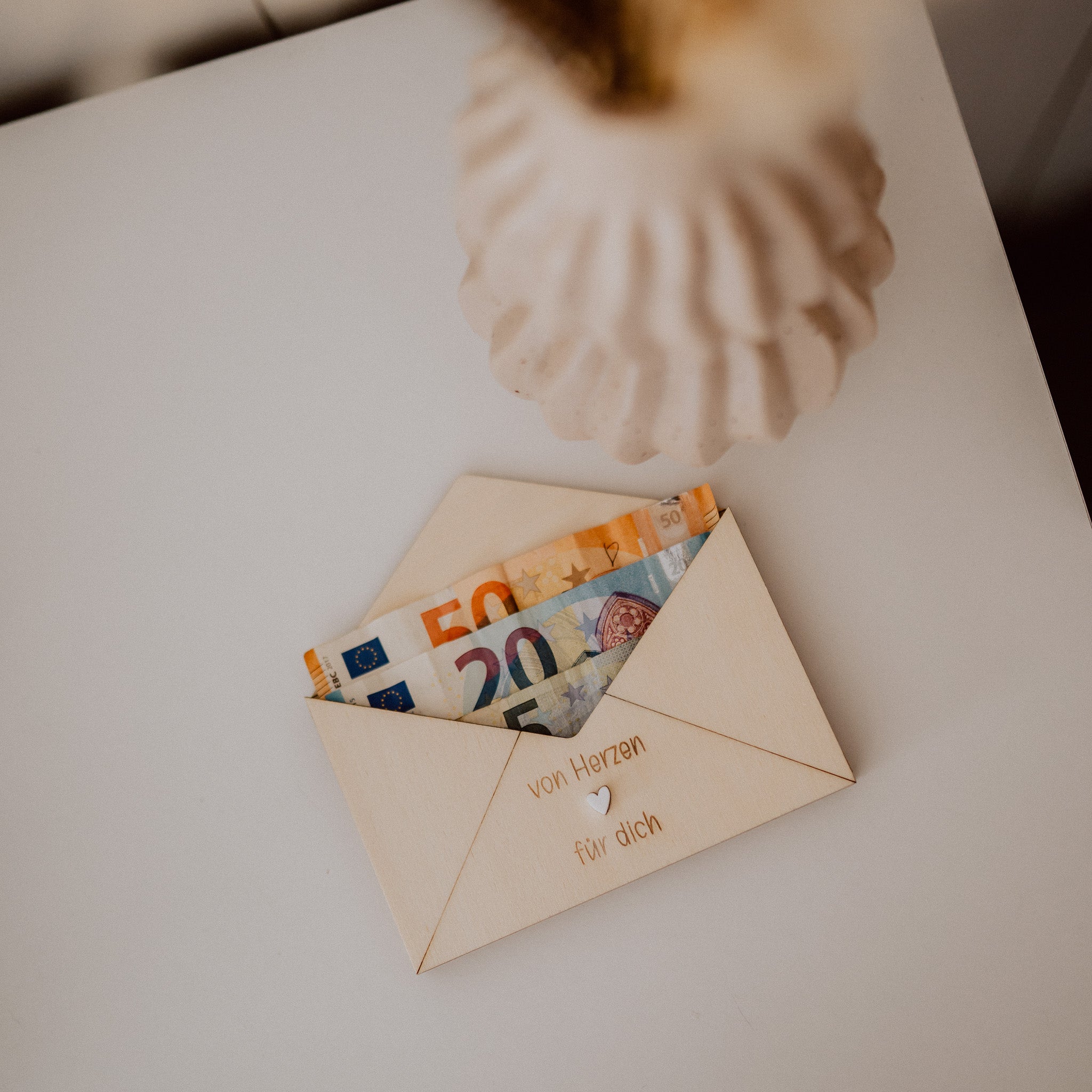 Geschenkumschlag aus Holz