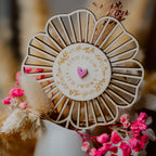 "AIYG IWGWY - AIYD IWDWY" Holzblume - Cake Topper
