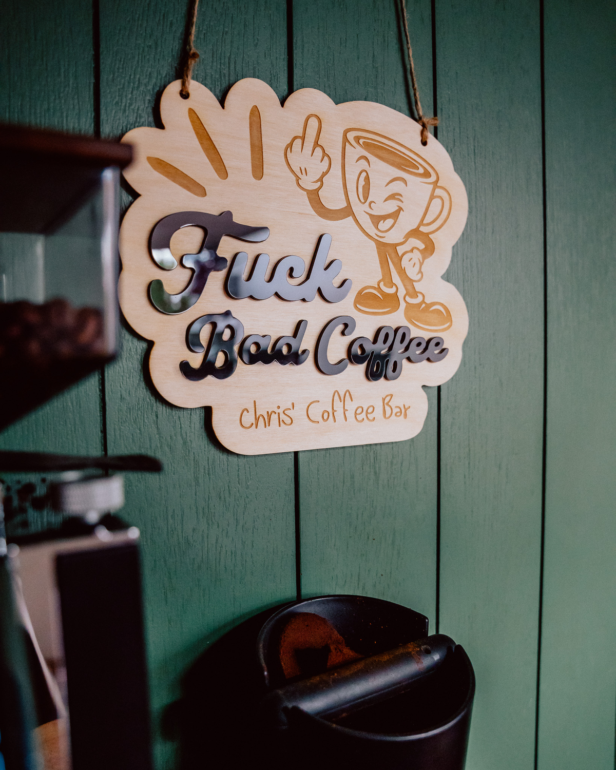 Personalisiertes Coffee Bar Schild aus Holz – Home Barista Geschenk | Fuck Bad Coffee