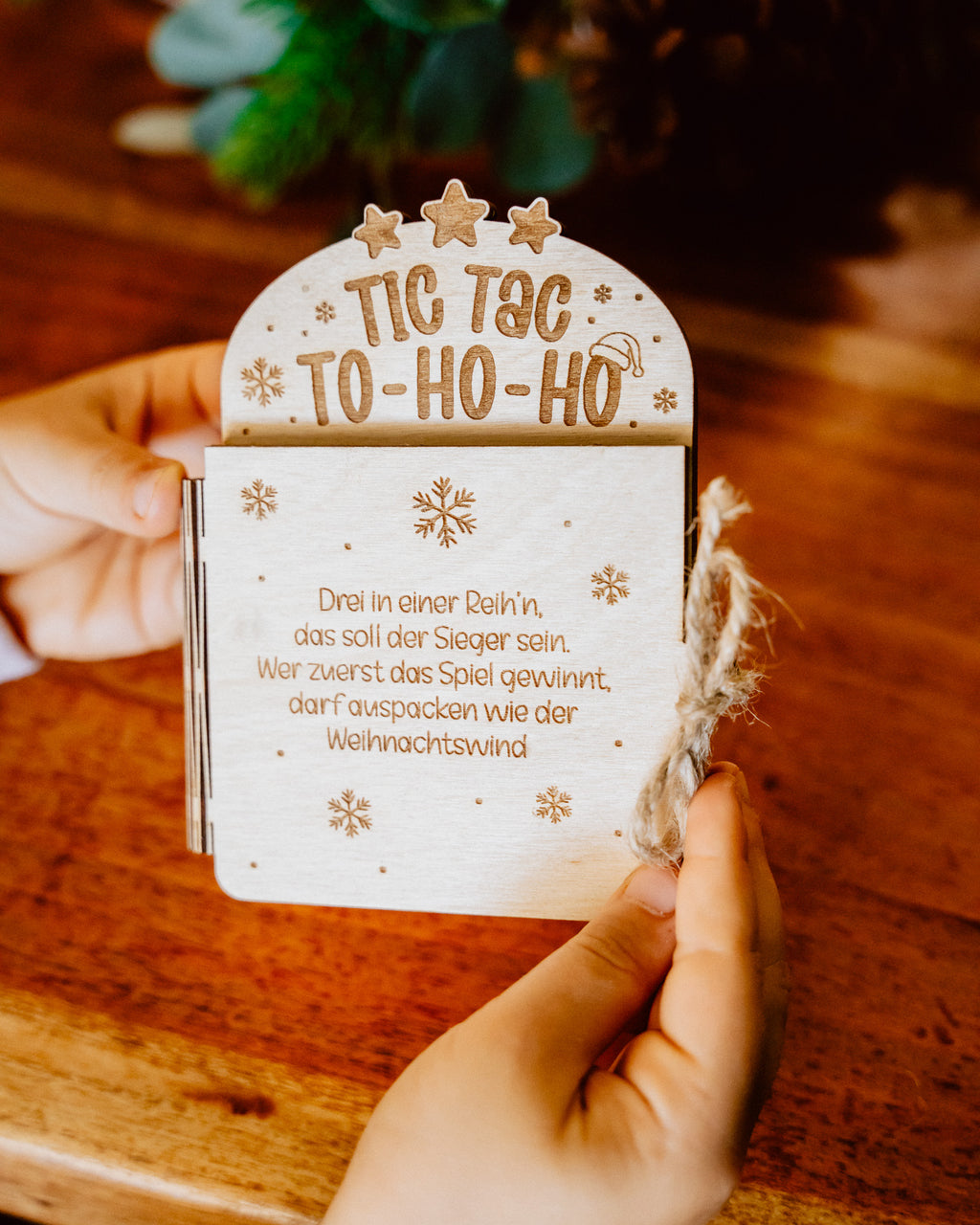 Tic Tac To-Ho-Ho – Wer darf das erste Geschenk auspacken? - Weihnachtsspiel