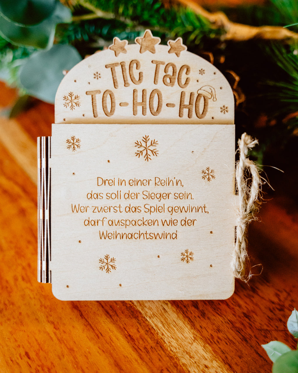 Tic Tac To-Ho-Ho – Wer darf das erste Geschenk auspacken? - Weihnachtsspiel