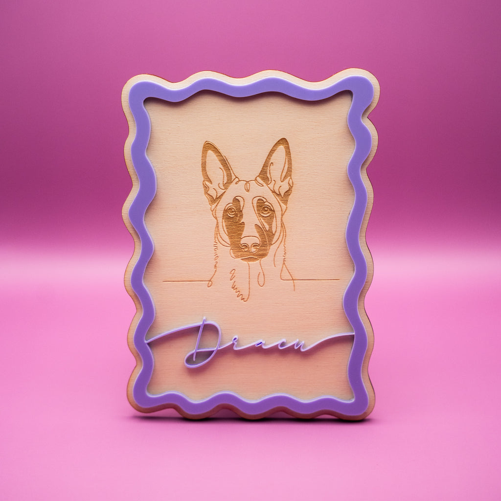 Personalisiertes Hundebild aus Holz im Acryl-Rahmen (rechteckig)