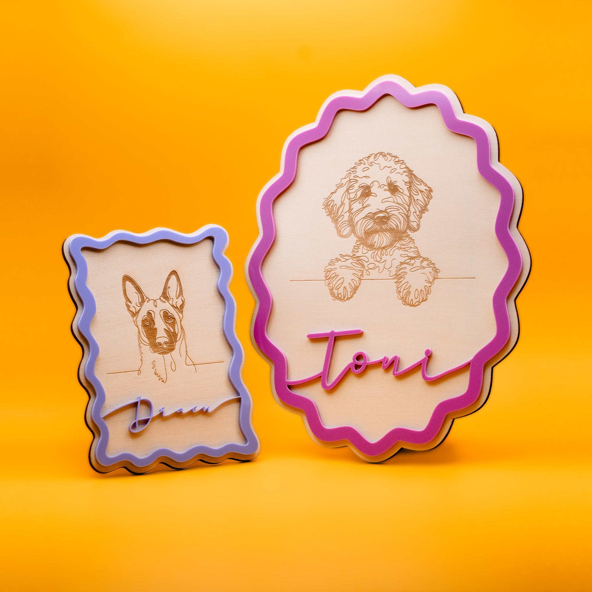 Personalisiertes Hundebild aus Holz im Acryl-Rahmen (oval)