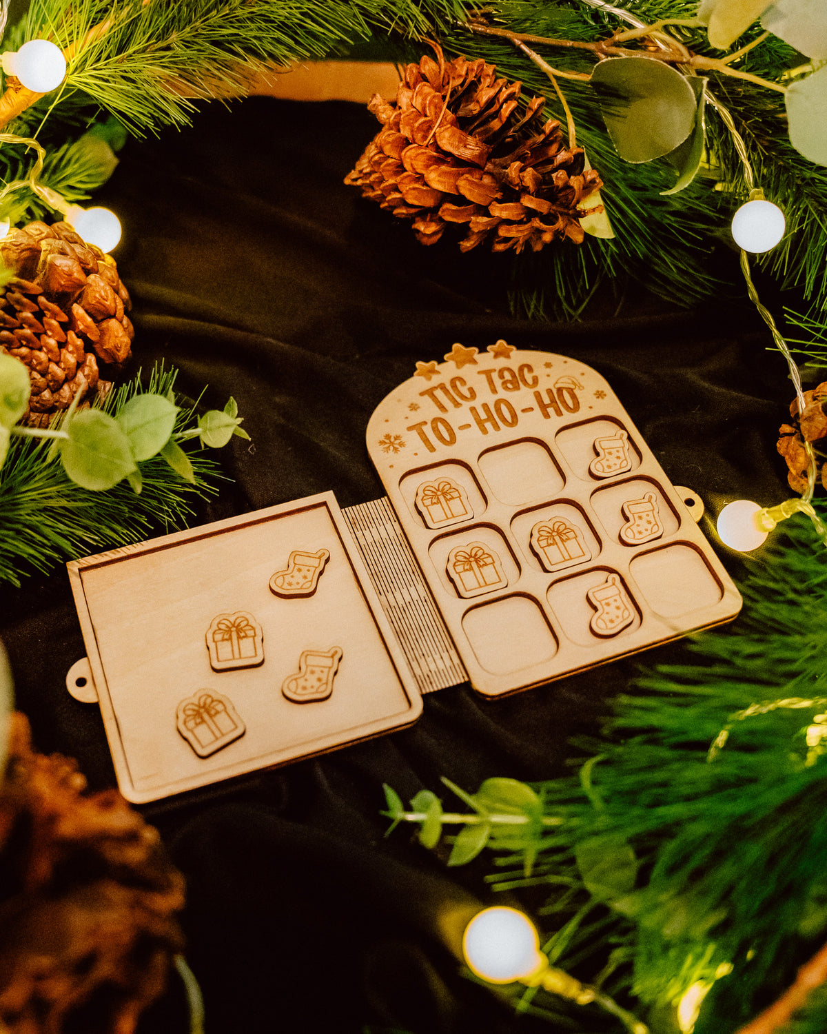 Tic Tac To-Ho-Ho – Wer darf das erste Geschenk auspacken? - Weihnachtsspiel