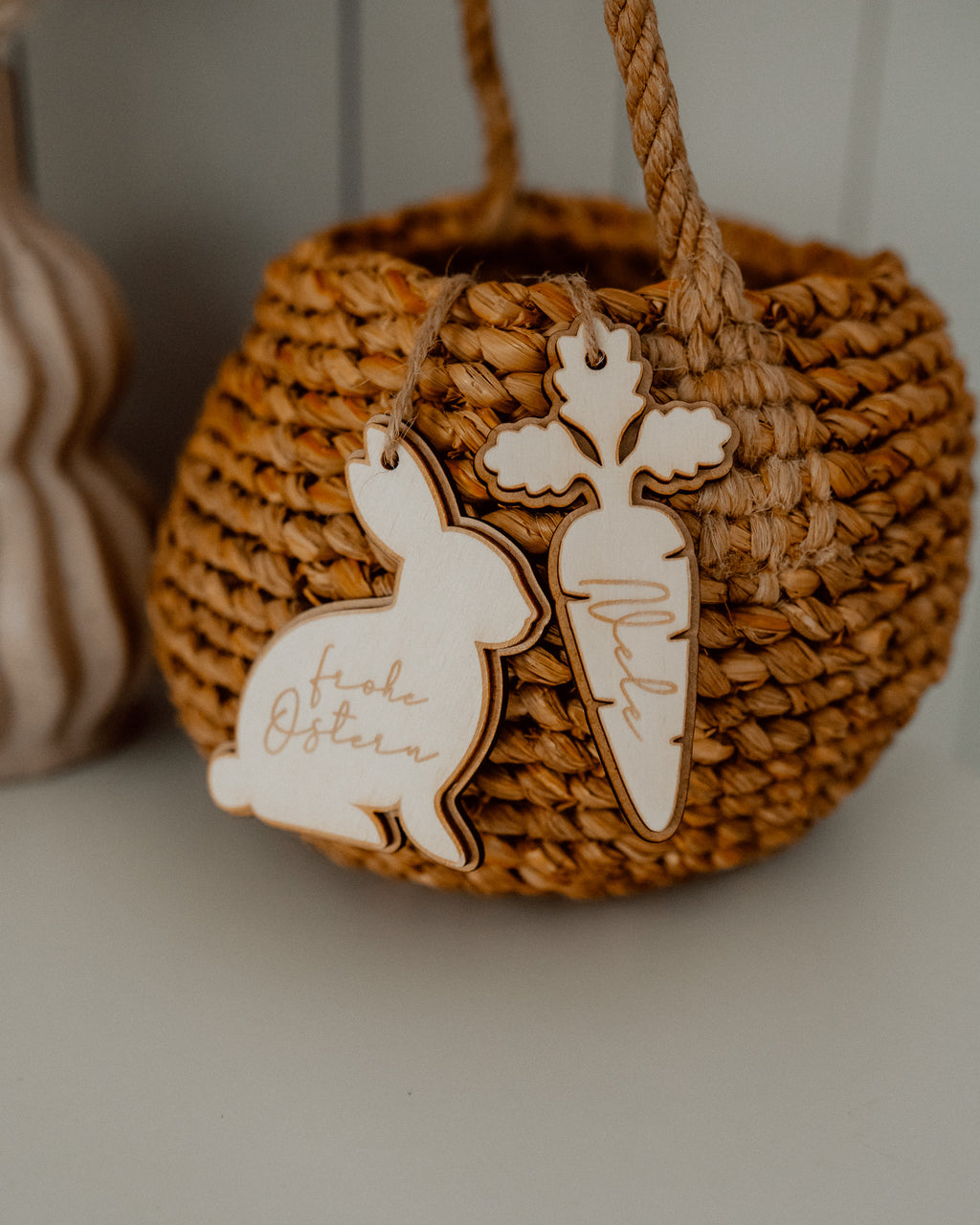 Personalisierte Osteranhänger "Hase & Karotte" – rustikale Osterdeko im Set
