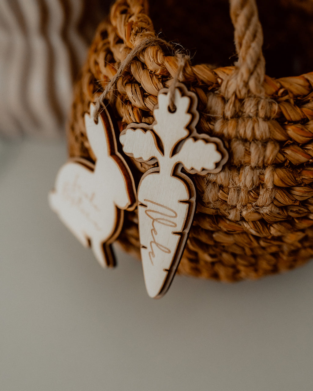 Personalisierte Osteranhänger "Hase & Karotte" – rustikale Osterdeko im Set