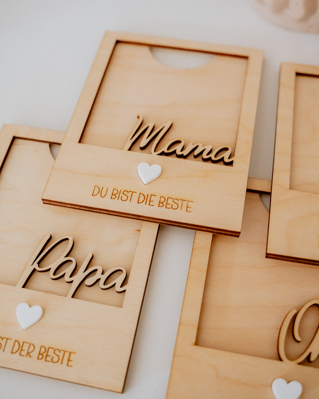 Personalisierter Holz-Bilderrahmen – Geschenk für Mama, Papa, Oma & Opa